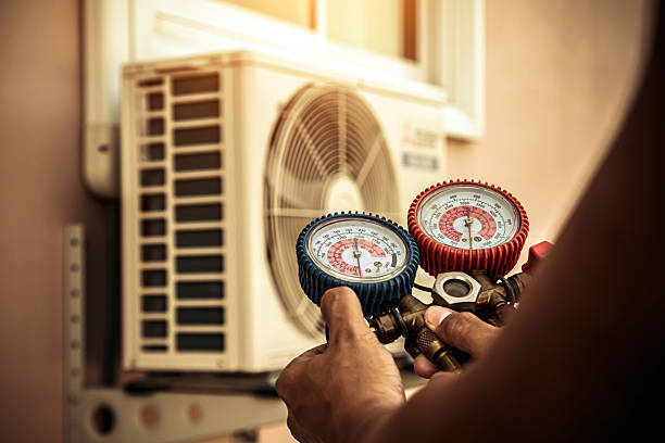 Professional Hvac technician working in Palm Bay, FL